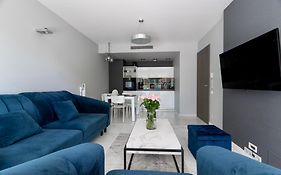 Apartament z basenem